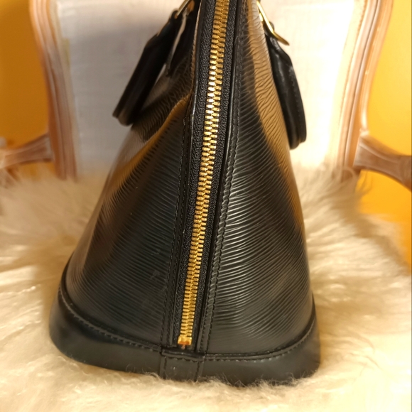 Louis Vuitton Vintage Epi Alma PM - Picture 4 of 16
